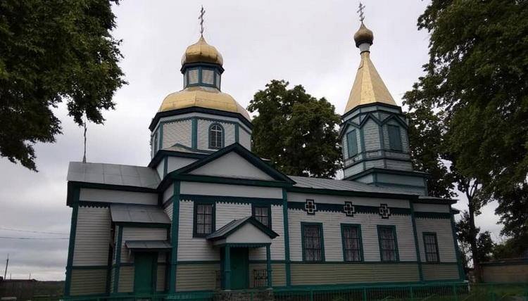 Еще в одной общине Украины из церкви выгнали 