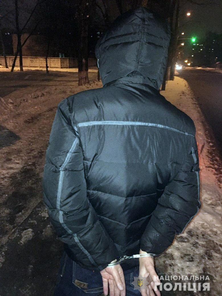 В Киеве из пистолета открыли огонь по школе В Киеве из пистолета открыли огонь по школе
