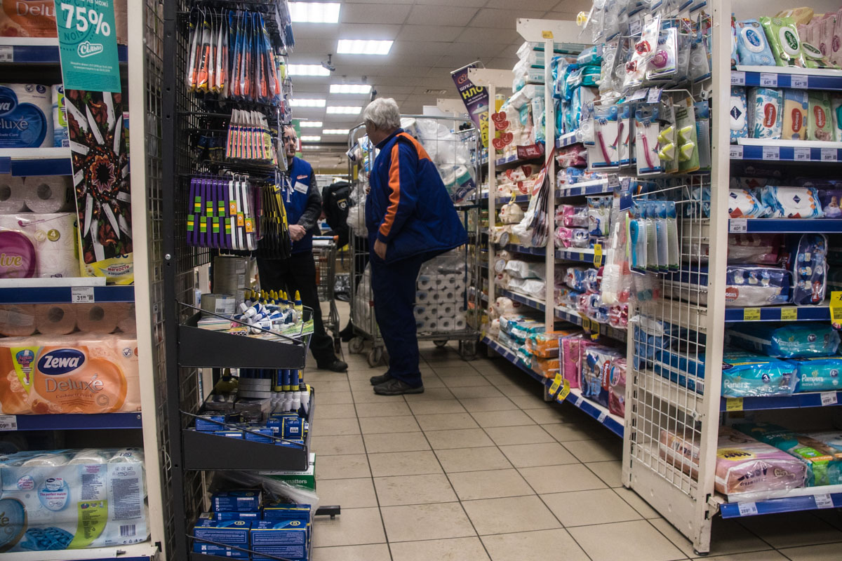 В киевском супермаркете умер мужчина, узнали журналисты