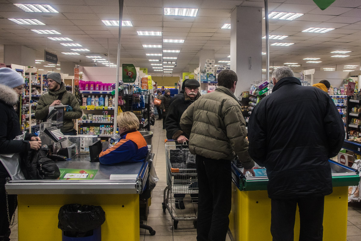 В киевском супермаркете умер мужчина, узнали журналисты