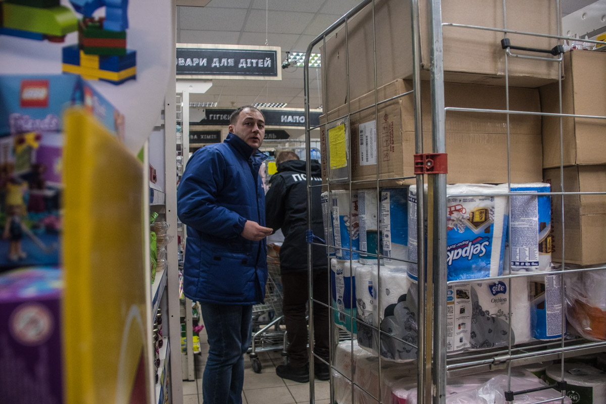 В киевском супермаркете умер мужчина, узнали журналисты