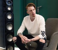 Родина зовет: внук Пугачевой хочет в ближайшее время вернуться в Россию