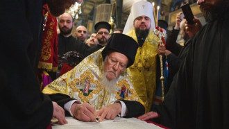 Подписание томоса патриархом Варфоломеем / BBC.com Подписание томоса патриархом Варфоломеем / BBC.com