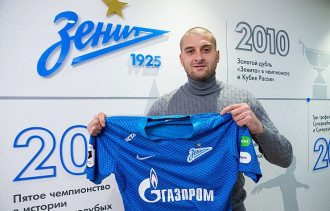 Ярослав Ракицкий стал игроком питерского Зенита Ярослав Ракицкий стал игроком питерского Зенита