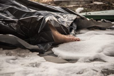 "Я решила нашу проблему": в Киеве девушка выбросилась с 23 этажа, оставив три записки