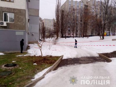 В Харькове нападавшие стреляли офицеру полиции в голову
