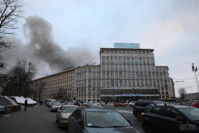 На Крещатике запылало заброшенное здание: опубликовано фото, видео