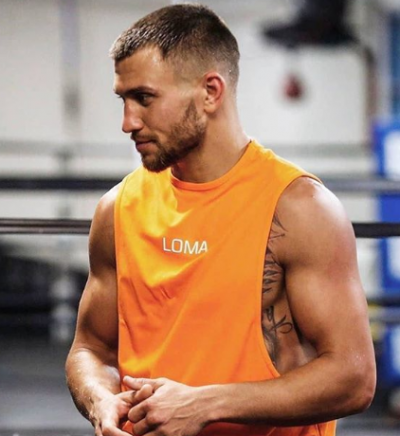 Василий Ломаченко поздравил поклонников с Крещением