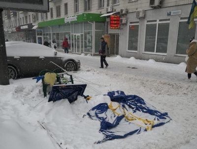 В столице напали на агитационную палатку "Народного фронта"