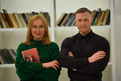 Если человек не интересуется политикой, то им легко управлять - политический психолог