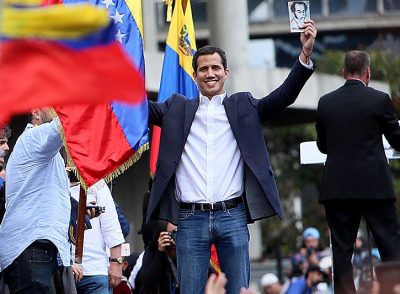 Хуан Гуайдо на антиправительственном митинге в Каракасе