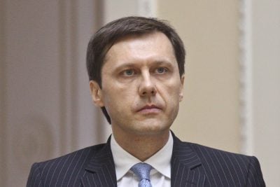 Не шапками едиными: кандидат в президенты Шевченко стащил в Давосе восемь коробок конфет