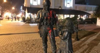 Омбудсмен России утверждает, что в Крыму памятник "зеленым человечкам" облил краской киевлянин Омбудсмен России утверждает, что в Крыму памятник "зеленым человечкам" облил краской киевлянин