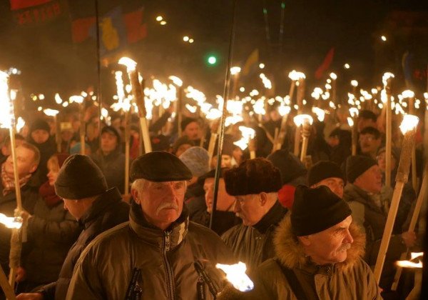 В Киеве факельным шествием вспомнили Бандеру в честь его дня рождения