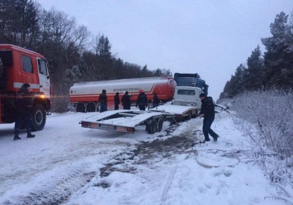 Тройное ДТП на Львовщине с участием автоцистерны: есть жертвы, много пострадавших