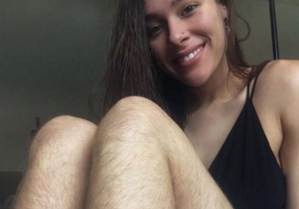 "Мохнатый январь": в Сети набирает популярность необычный флешмоб для женщин