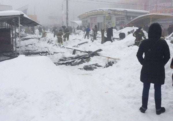 "Ноги, руки поломаны": в захваченной Макеевке на рынке рухнул навес