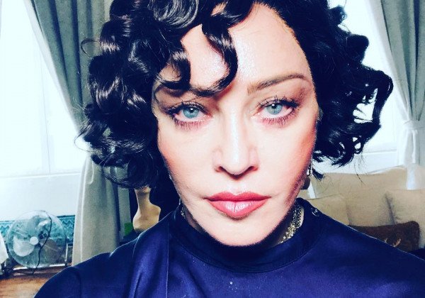 Перекроила все лицо: хирурги оценили изменения во внешности 60-летней Мадонны