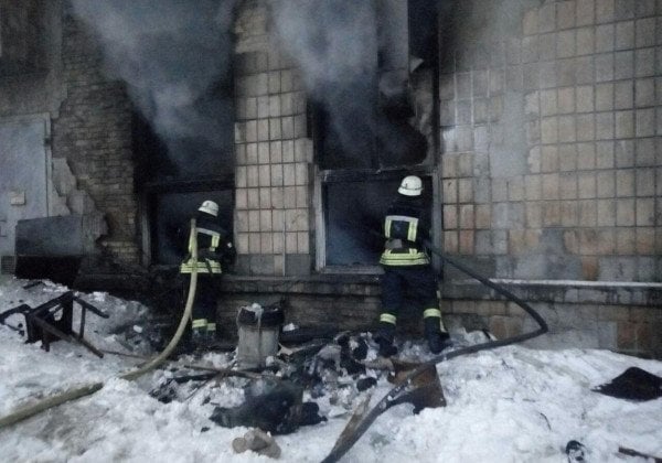 "Повышенная сложность": в Киеве горел радиозавод, опубликованы фото и видео