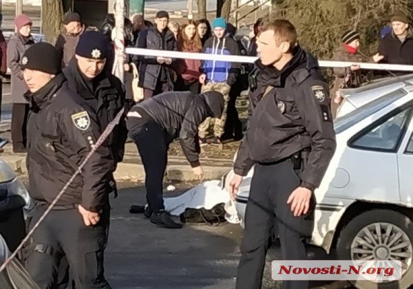 В Николаеве у здания суда расстреляли двоих человек – СМИ