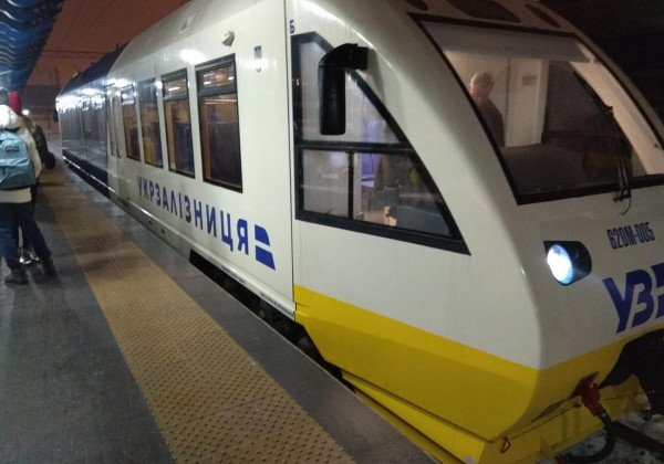 "Каких-то два часа на Гиперлупе": Бориспольский экспресс снова сломался и задымил