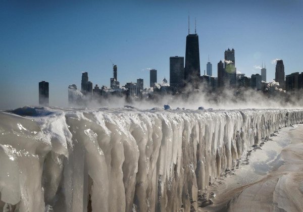 Холоднее, чем в Антарктиде и Сибири: США парализовали 50-градусные морозы