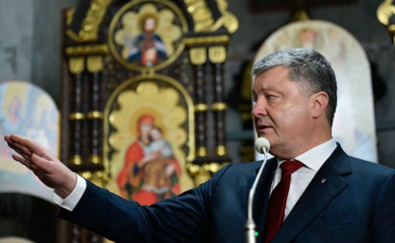"Патриот-президент" Порошенко угодил в скандал из-за рекламы в поддержку томоса