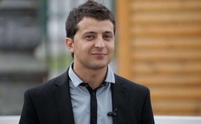 Зеленский впервые вышел на первое место в предвыборных предпочтениях - опрос