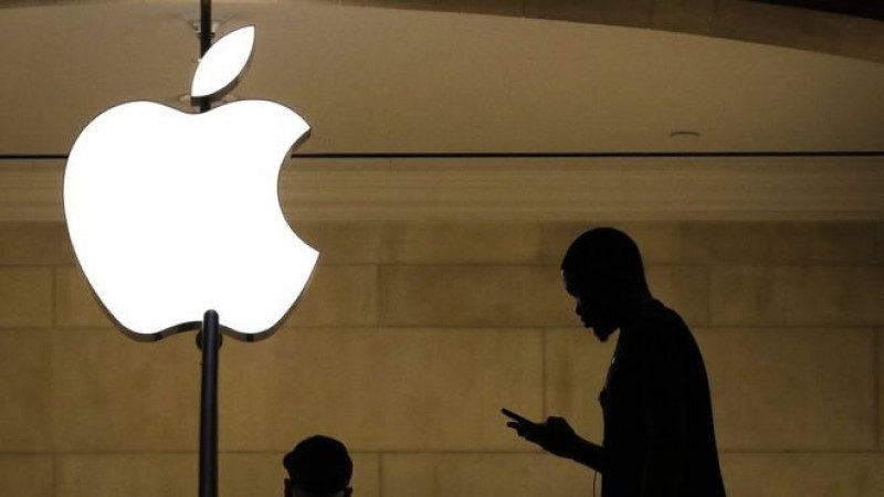"Шаг к международному признанию": в России отреагировали на скандал с Apple и Крымом