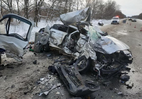 Под Чугуевом в результате смертельной аварии девять человек попали в больницы Под Чугуевом в результате смертельной аварии девять человек попали в больницы