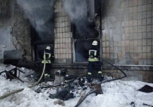 В Киеве на радиозаводе произошел пожар В Киеве на радиозаводе произошел пожар