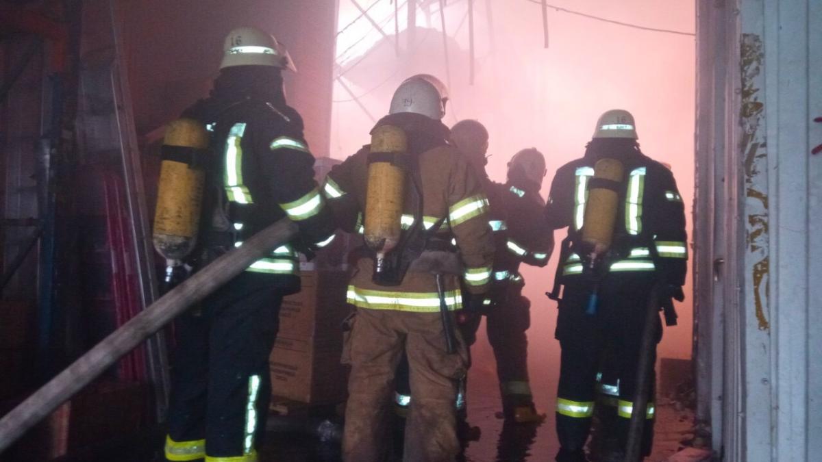 Масштабный пожар в Киеве Масштабный пожар в Киеве