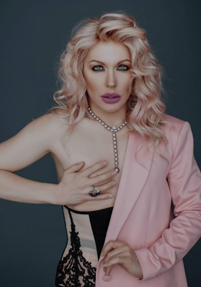 Когда человек чувствует одиночество, ему нужно вспомнить, что он есть у себя, отметила Монро