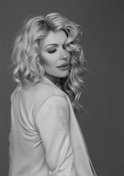 Когда человек чувствует одиночество, ему нужно вспомнить, что он есть у себя, отметила Монро