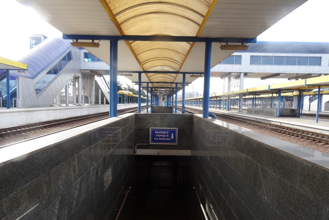 На симферопольском ж/д вокзале "концентрированная смерть", считает блогер