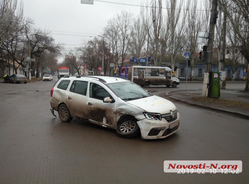 Депутат Николаевского горсовета Сергей Жайворонок угодил в аварию Депутат Николаевского горсовета Сергей Жайворонок угодил в аварию