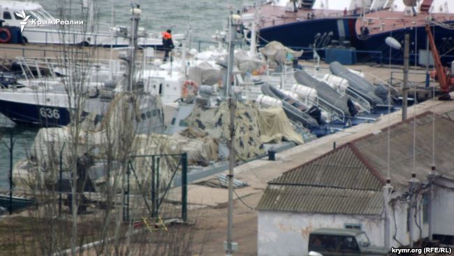 Захваченные корабли в Керчи Захваченные корабли в Керчи