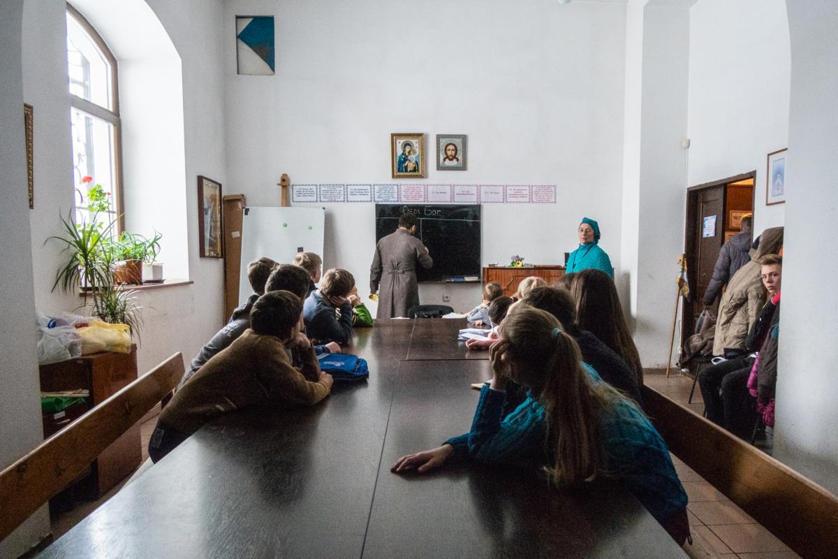 Церковно-приходская школа в храме Всех Святых Черниговских