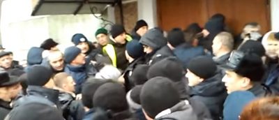 В бывшей УПЦ МП  заявили, что на Тернопольщине полиция избила священника: опубликовано видео