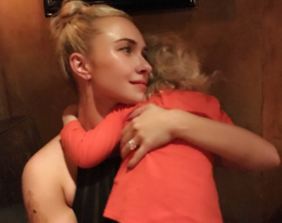 Хайден решила показать на публике свою любовь к дочери / Фото: Twitter/Hayden Panettiere
