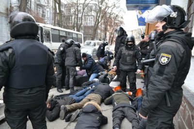 Выбитые зубы и сотрясение мозга: полицию обвинили в жестоком избиении активистов
