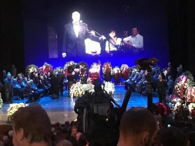 На похоронах Сергея Юрского известный актер упал в обморок: видео