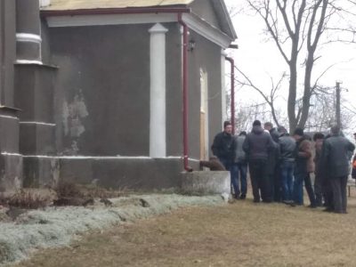 "Бал сатаны в Песках": на Волыни разгорелся скандал из-за захвата храма бывшей УПЦ МП