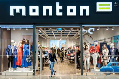 Остатки одежды менеджеры перевезут в страны Балтии / Фото: Facebook/Monton