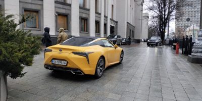 Автомобиль Lexus LC 500h Эдуарда Денисова