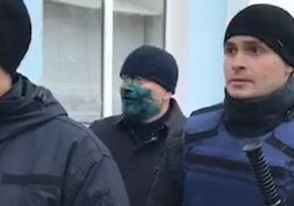 В Бердянске облили зеленкой кандидата в президенты