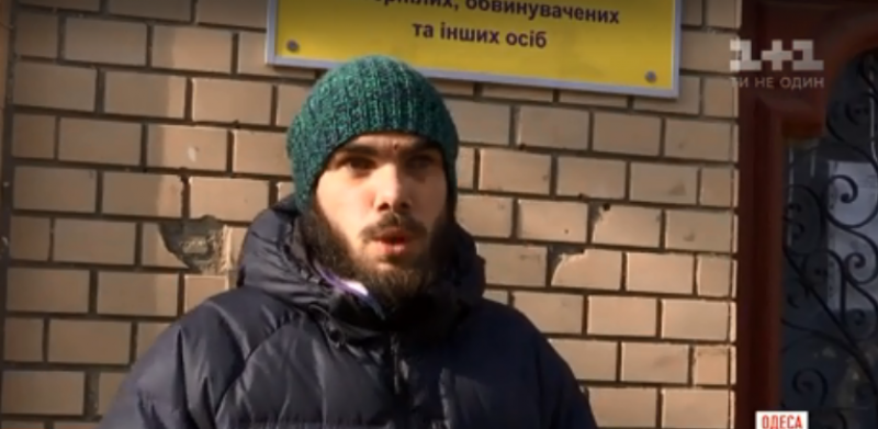 "Убью нах*й!": в Одессе водитель троллейбуса избил спящего пассажира