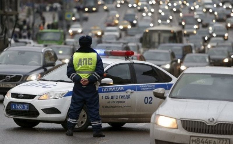 "Заставили раздеться": крымские чиновники жестко подрались с ростовскими полицейскими