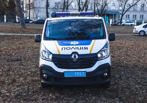 В Киеве возле станции метро обнаружили тело женщины В Киеве возле станции метро обнаружили тело женщины