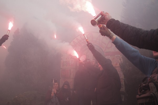 Нацдружины пикетировали дом Гладковских под Киевом Нацдружины пикетировали дом Гладковских под Киевом